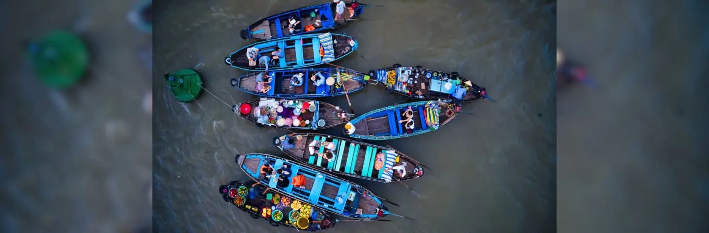 Image of a floating market in Vietnam